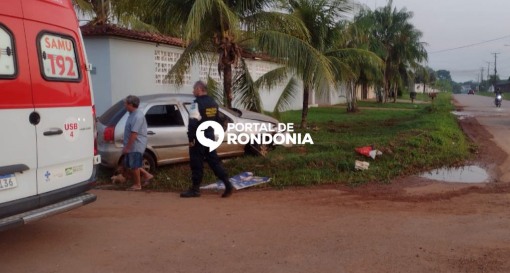 Motorista Arremessado Para Fora De Carro Ap S Capotamento Na Avenida