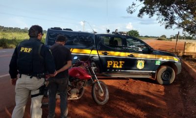 Em Itapuã do Oeste (RO), PRF recupera moto roubada