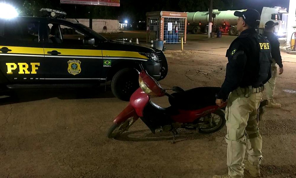 Homem bêbado com moto roubada é preso pela PRF