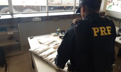PRF prende duas mulheres com mais de 13 quilos de cocaína na BR-364