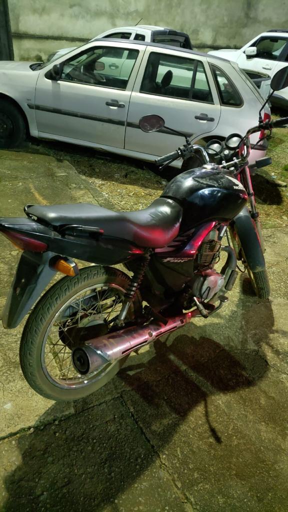 Polícia Militar prende dois assaltantes e recupera cinco motos roubadas