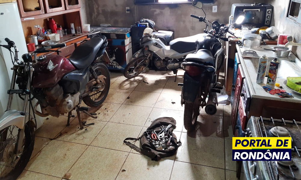 Polícia fecha desmanche clandestino e recupera sete motos roubadas
