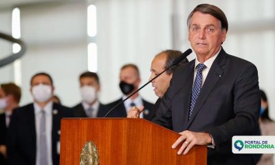 Bolsonaro fala em estender auxílio emergencial até o final do ano