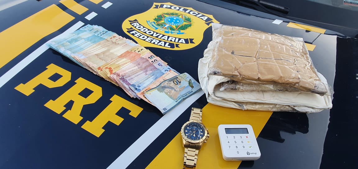 Motorista de aplicativo e passageiro são presos pela PRF com 3 kg de Cocaína