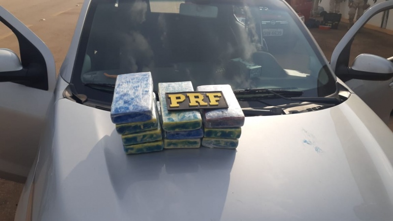 PRF apreende mais de 15 Kg de cocaína e prende duas pessoas na BR-364