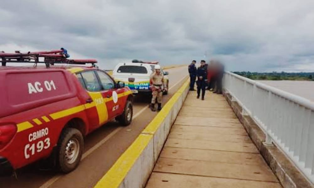 Bombeiros encontram jovem que saiu de casa dizendo que ia pular da ponte