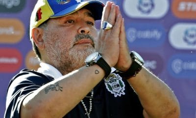 URGENTE: Maradona, conhecido como maior jogador da história do futebol argentino morre após mal súbito