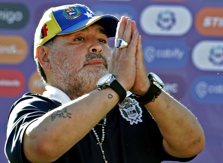 URGENTE: Maradona, conhecido como maior jogador da história do futebol argentino morre após mal súbito