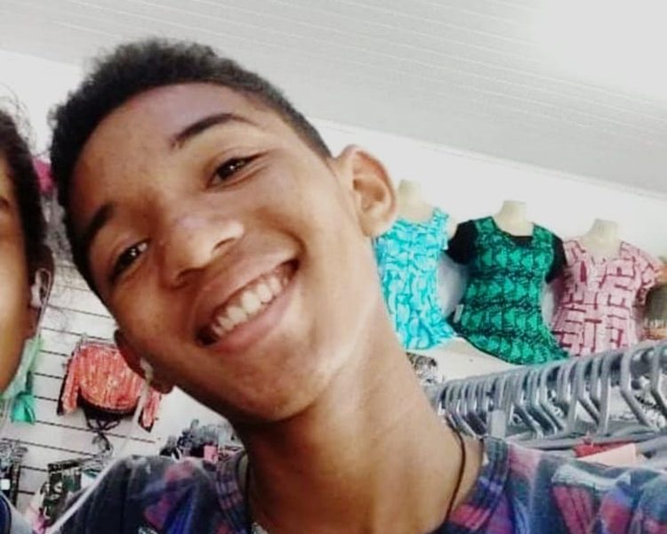 Família tenta localizar adolescente desaparecido na capital