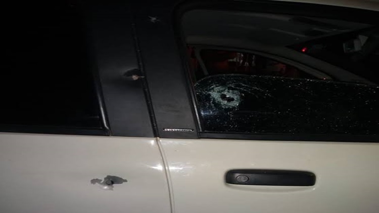 Família sofre atentado a tiros dentro de automóvel na capital