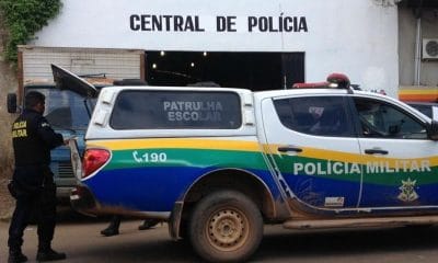 Tiroteio na frente de boate no centro, quatro foram presos armados com pistola
