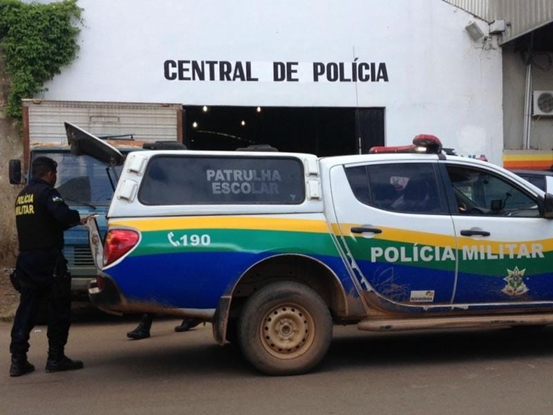 Tiroteio na frente de boate no centro, quatro foram presos armados com pistola