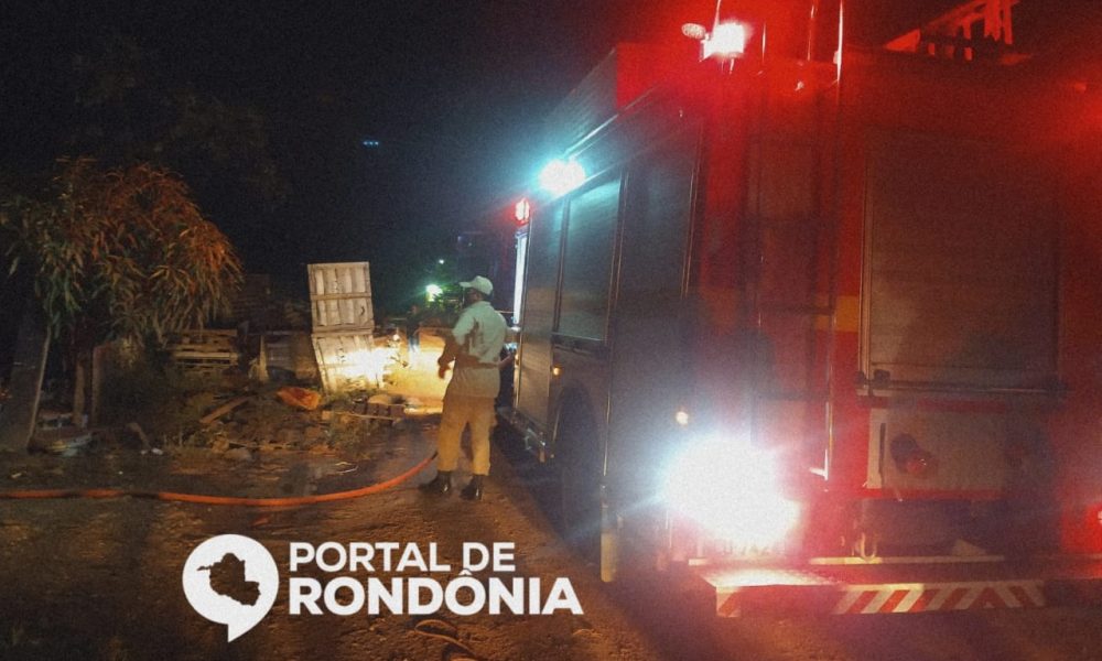 Incêndio destrói associação dos moradores da Vila Princesa e idoso fica sem local pra morar