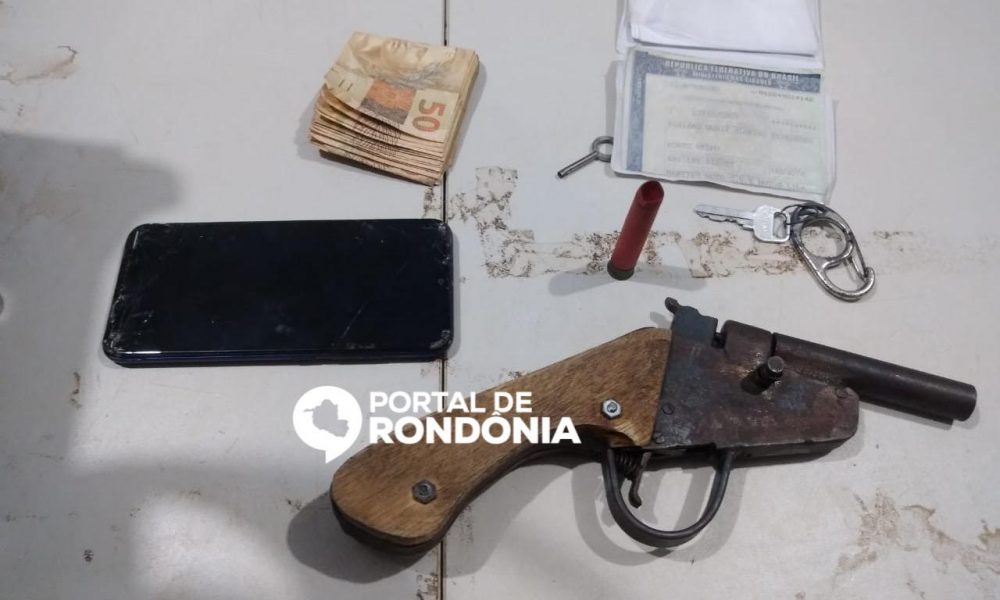 Dois irmãos são presos com arma caseira e moto roubada após assalto em Porto Velho