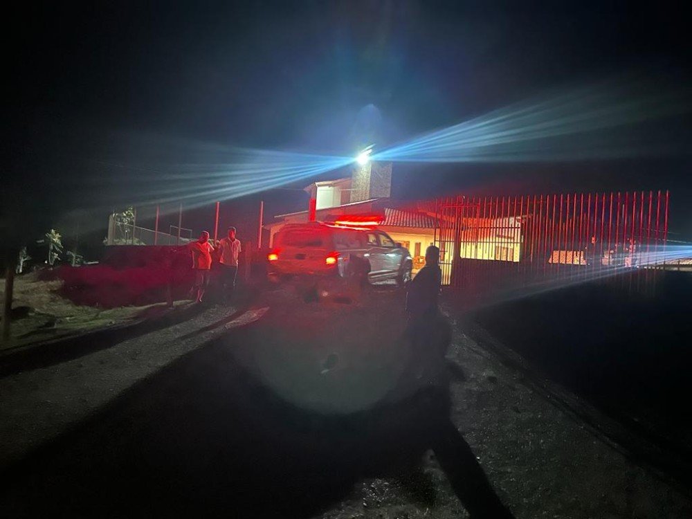 1a792fcd-1fb0-497e-bdd2-088c4133db2b Homem é morto a tiros ao ter fazenda invadida por criminoso