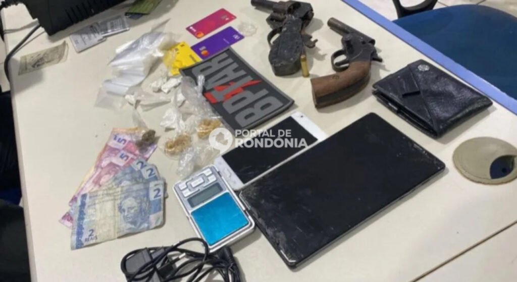 54C0137A-EBE4-44D0-8107-E7B17032A6E3-1024x559 Polícia Militar apreende duas armas em ‘boca de fumo’ no Caí N’água