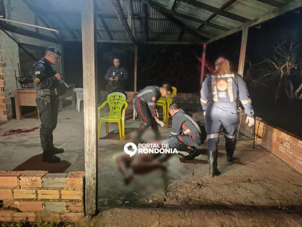 A8D23637-7EFE-4812-A07A-307EE3467638-1024x769 Marido mata mulher a facada após discussão em bar na Capital