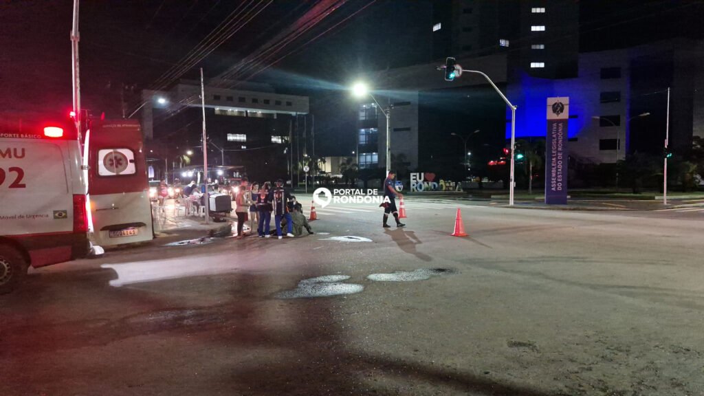 DF5A13DD-97D8-4ECB-B580-A10C76C3D2FE-1024x576 Motociclista sofre acidente ao tentar ultrapassar carro na avenida Farquhar