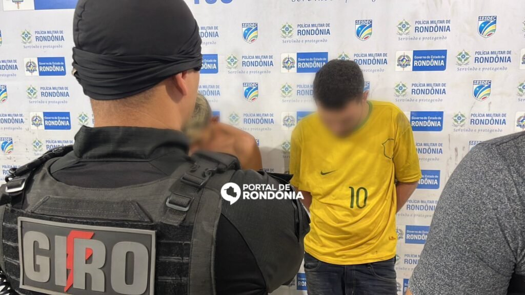 WhatsApp-Image-2025-06-06-at-11.10.43-1024x576 Criminosos são presos com drogas, arma e munições em cerco policial na zona sul