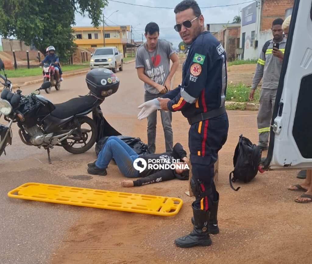 WhatsApp-Image-2025-12-01-at-12.31.55-1024x865 Mulher é socorrida às pressas após sofrer grave acidente entre duas motos na zona leste