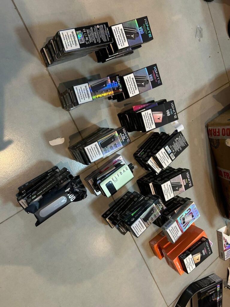 WhatsApp-Image-2026-01-16-at-16.00.00-1-768x1024 Polícia Federal prende dois suspeitos por contrabando de cigarros eletrônicos