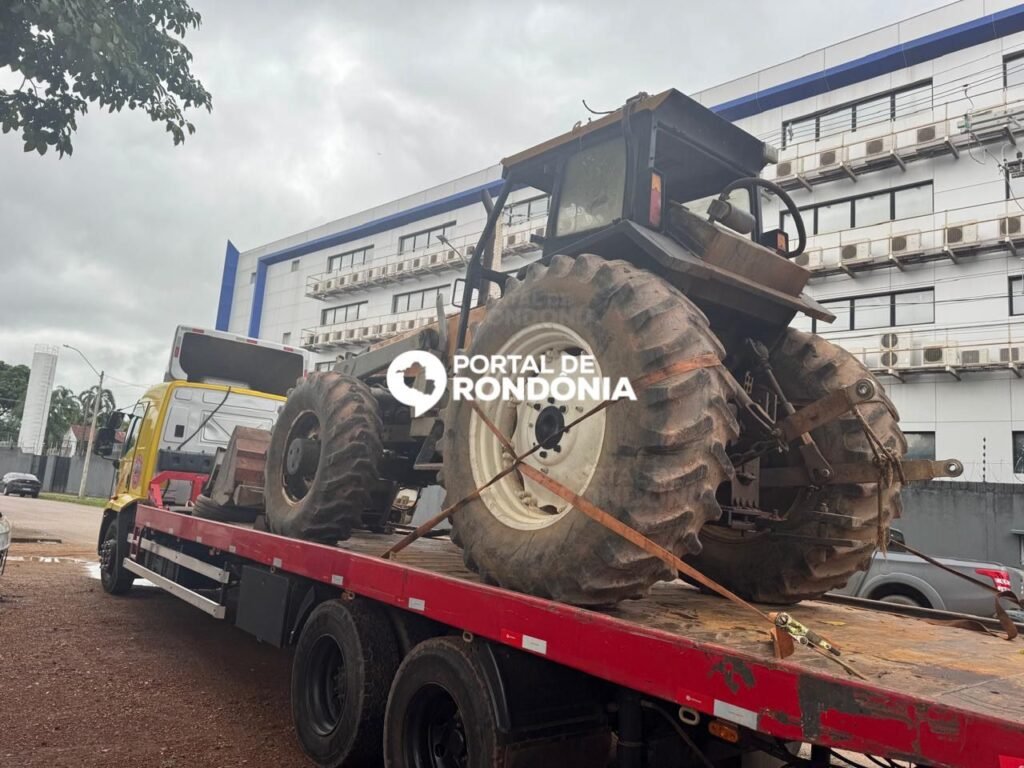 WhatsApp-Image-2026-01-23-at-08.50.41-1-1024x768 Delegado Alessandro Morey comanda recuperação de trator furtado de idoso em Candeias do Jamari