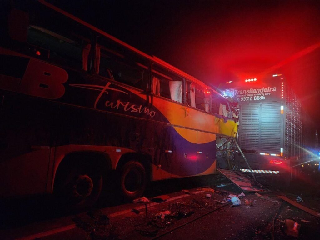 image-4-1024x768 Acidente com ônibus dos atletas Sub-20 da copinha deixa um morto