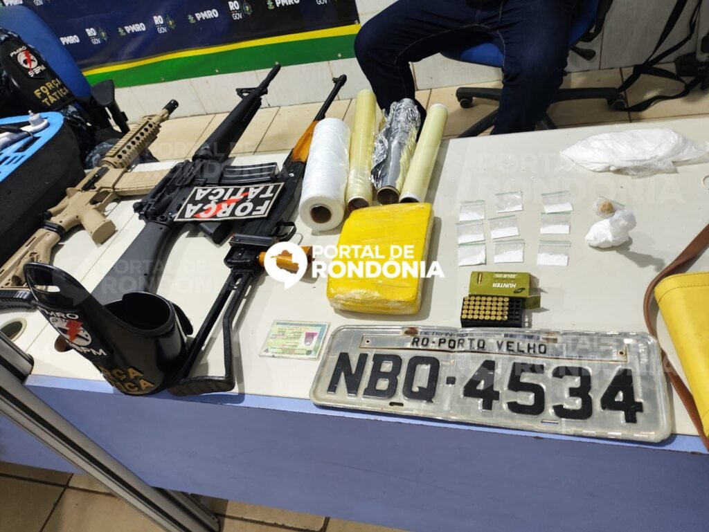 WhatsApp-Image-2026-02-24-at-09.39.33-1024x769 'Loira do CV' é presa com drogas, arma e réplicas de fuzil em ação da Força Tática no bairro Lagoa