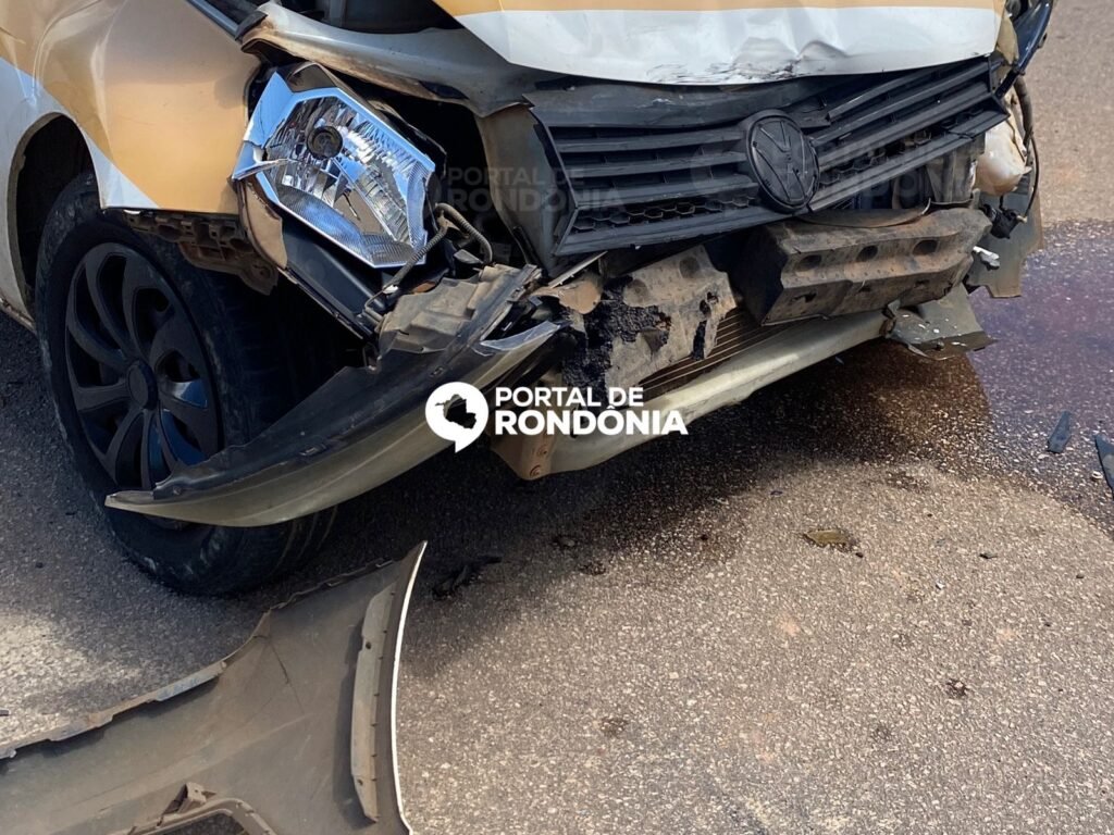 WhatsApp-Image-2026-02-27-at-14.33.54-1024x768 Carro de Autoescola se envolve em grave acidente no bairro Nova Porto Velho