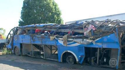 image-112 Ônibus com trabalhadores rurais tomba e deixa 8 mortos e 46 feridos no interior de SP
