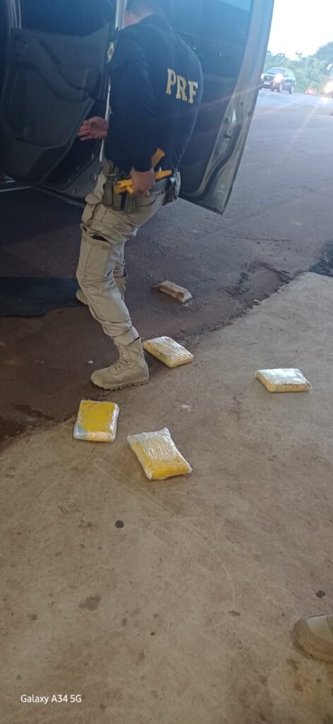 WhatsApp-Image-2026-04-01-at-16.37.44-472x1024 PRF apreende mais de 60 quilos de maconha em caminhonete na BR-364