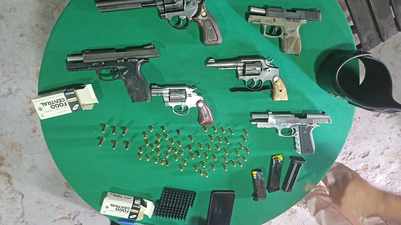 WhatsApp-Image-2026-04-01-at-19.05.22-edited Polícia Militar prende dupla com arsenal de armas em distrito de Porto Velho