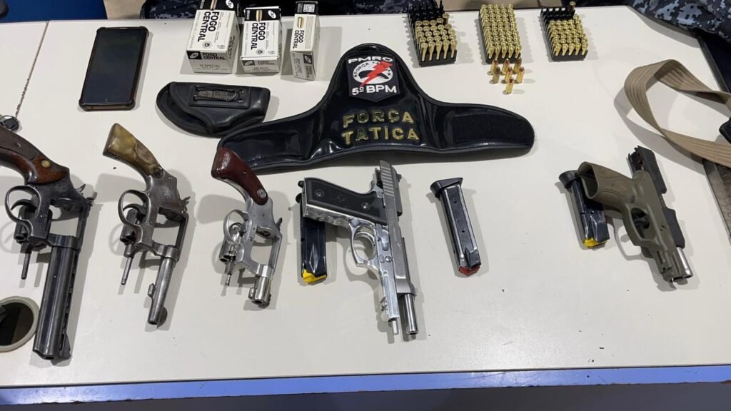 WhatsApp-Image-2026-04-01-at-20.40.14-1024x576 Polícia Militar prende dupla com arsenal de armas em distrito de Porto Velho