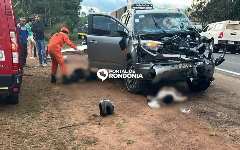 02F1719B-EB7E-4F7E-9337-0F31874FDF93-1024x640 Duas pessoas morrem em grave acidente entre moto e caminhonete na BR-364