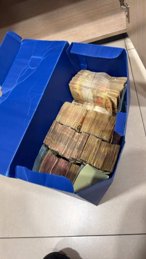 WhatsApp-Image-2026-07-09-at-08.17.22-576x1024 Polícia Federal apreende R$ 800 mil em operação que investiga “rachadinha” na Assembleia Legislativa de Rondônia